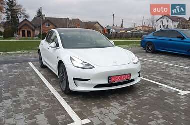 Седан Tesla Model 3 2019 в Львові