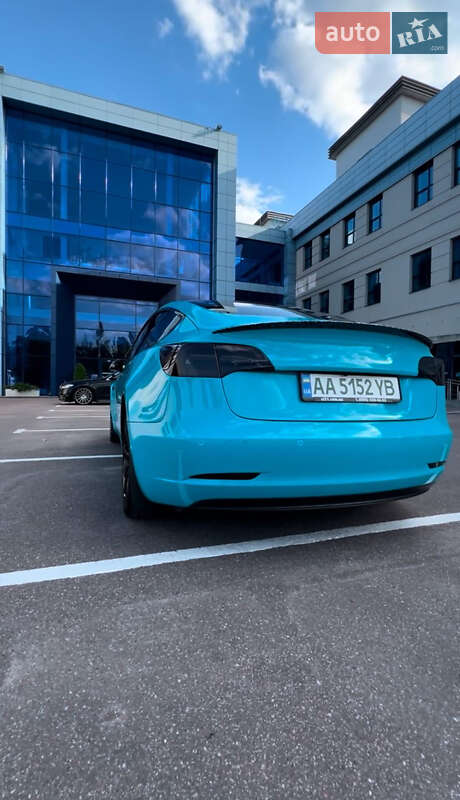 Седан Tesla Model 3 2019 в Киеве