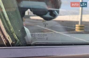 Седан Tesla Model 3 2022 в 