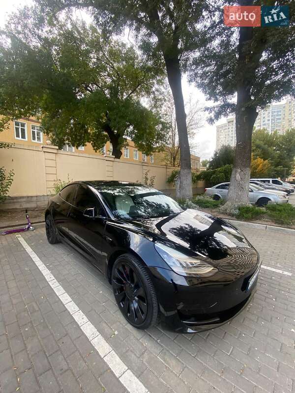 Седан Tesla Model 3 2018 в Одесі