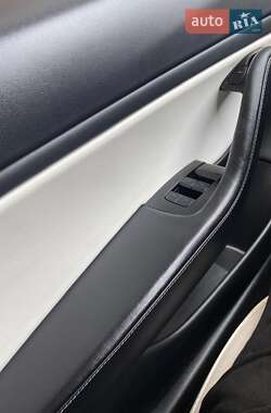 Седан Tesla Model 3 2018 в 