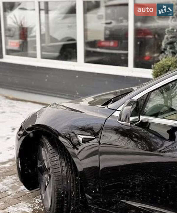 Седан Tesla Model 3 2018 в Києві