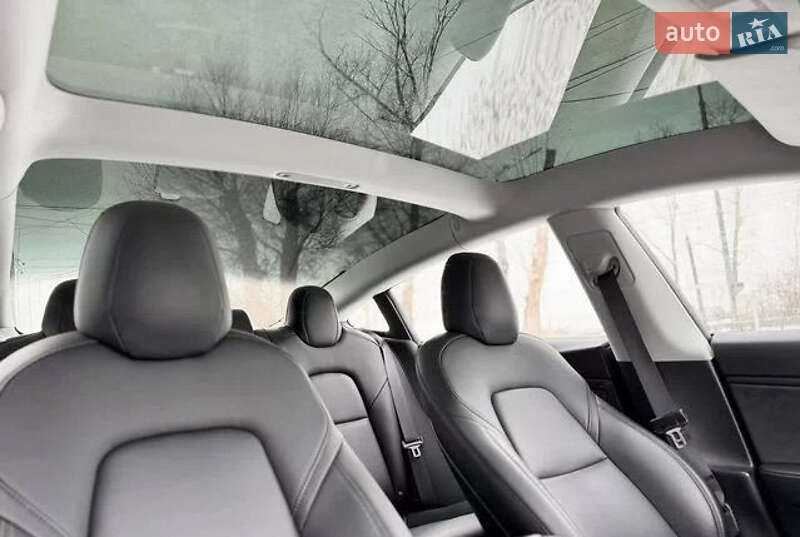 Седан Tesla Model 3 2018 в Києві
