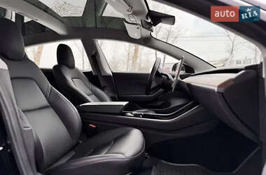 Седан Tesla Model 3 2018 в 