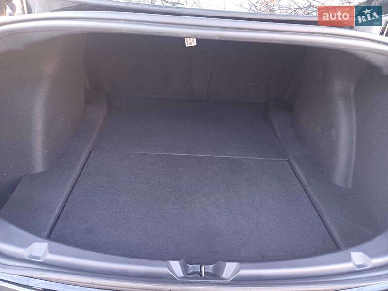 Седан Tesla Model 3 2022 в Фастове