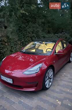 Седан Tesla Model 3 2018 в Києві