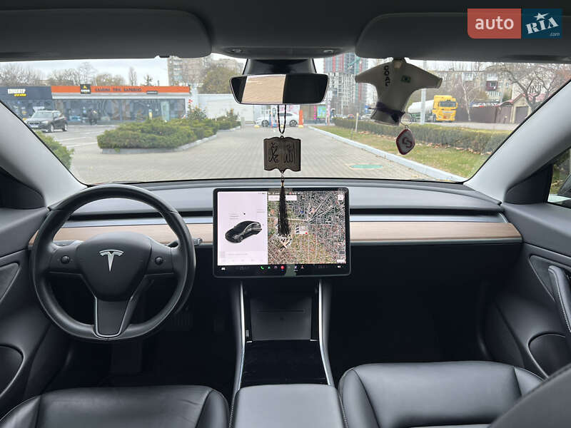 Седан Tesla Model 3 2019 в Одесі