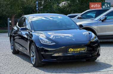 Седан Tesla Model 3 2019 в Івано-Франківську