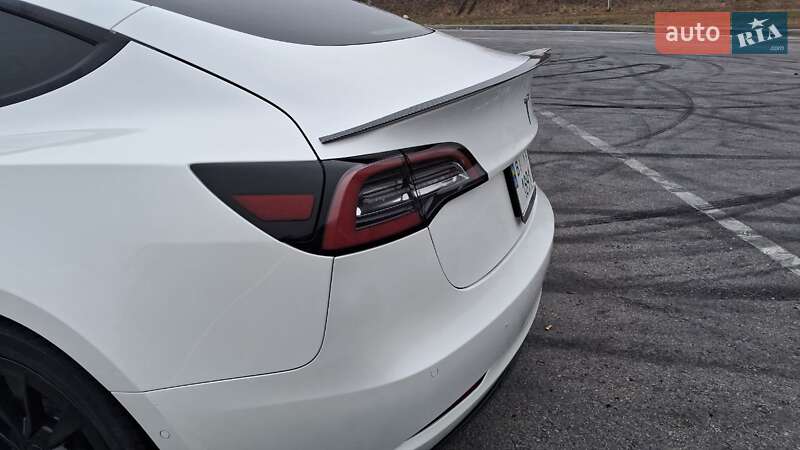 Седан Tesla Model 3 2021 в Полтаве