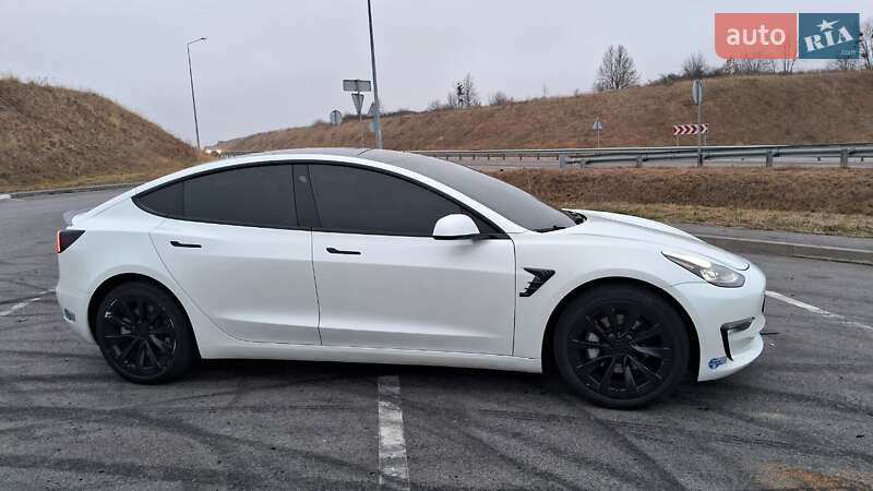 Седан Tesla Model 3 2021 в Полтаве
