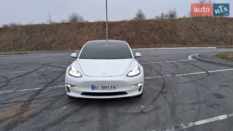 Седан Tesla Model 3 2021 в Полтаве