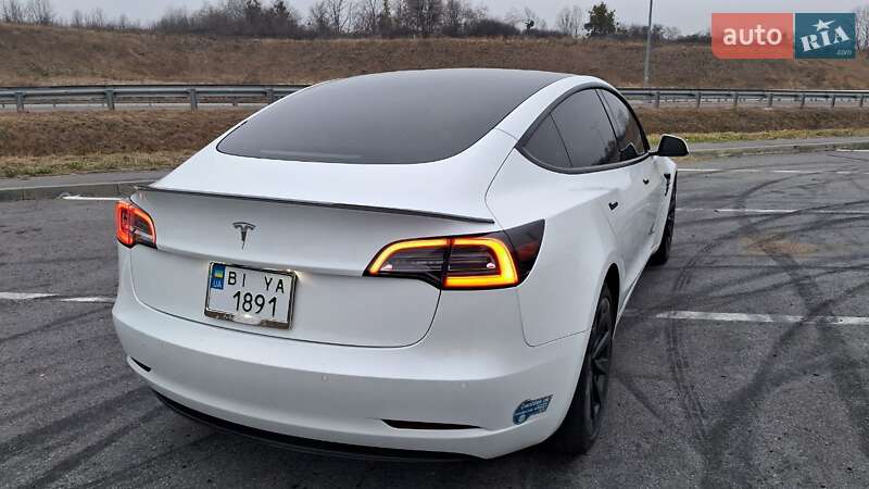 Седан Tesla Model 3 2021 в Полтаве