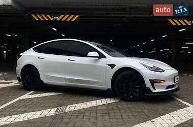 Седан Tesla Model 3 2019 в Киеве