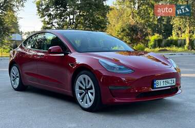 Седан Tesla Model 3 2022 в 