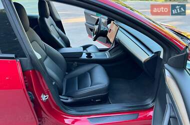 Седан Tesla Model 3 2022 в 