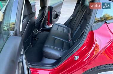 Седан Tesla Model 3 2022 в 