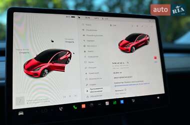 Седан Tesla Model 3 2022 в 