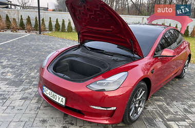 Седан Tesla Model 3 2022 в Луцке