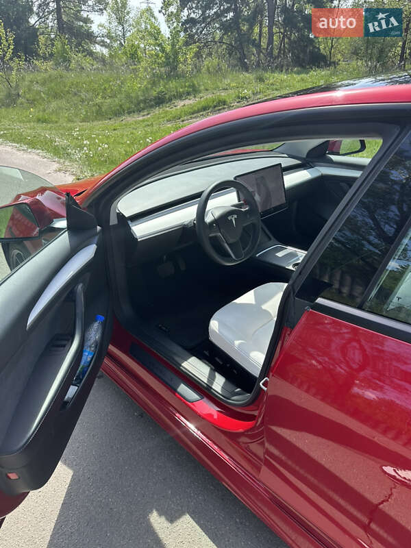 Седан Tesla Model 3 2022 в Киеве