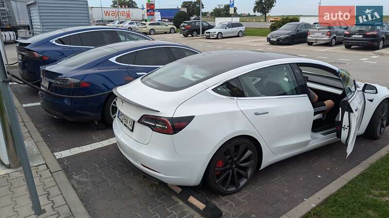 Седан Tesla Model 3 2020 в Днепре