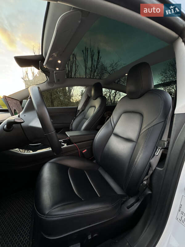 Седан Tesla Model 3 2019 в Дніпрі