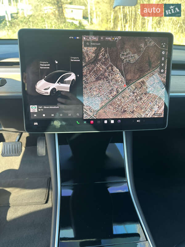 Седан Tesla Model 3 2019 в Ужгороді