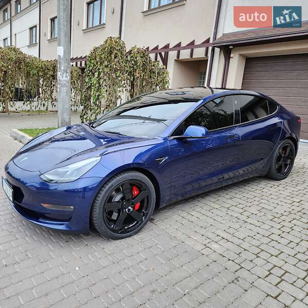 Седан Tesla Model 3 2023 в Одесі
