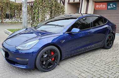 Седан Tesla Model 3 2023 в 