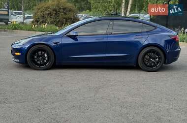 Седан Tesla Model 3 2021 в Львове
