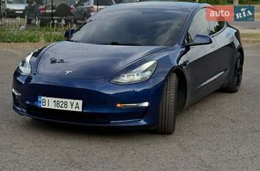 Седан Tesla Model 3 2021 в Львове