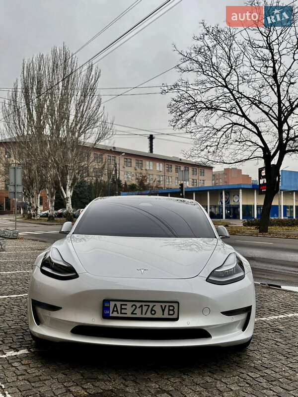 Седан Tesla Model 3 2019 в Днепре