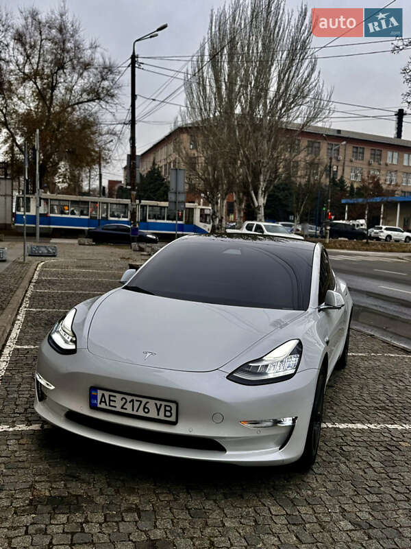Седан Tesla Model 3 2019 в Днепре