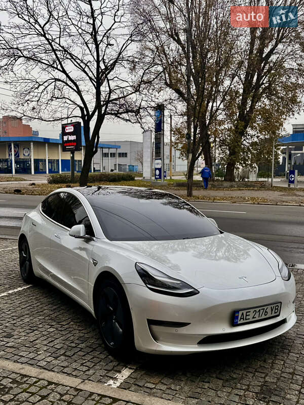 Седан Tesla Model 3 2019 в Дніпрі