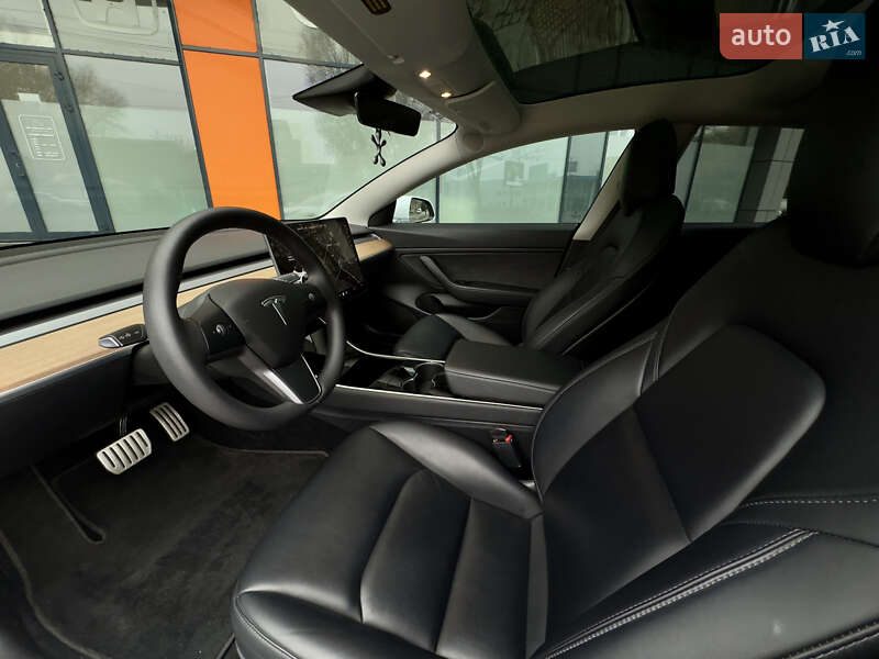 Седан Tesla Model 3 2019 в Днепре