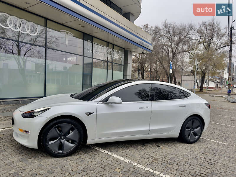 Седан Tesla Model 3 2019 в Днепре