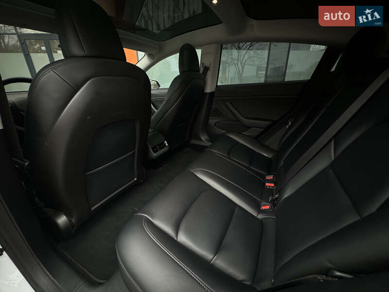 Седан Tesla Model 3 2019 в Днепре