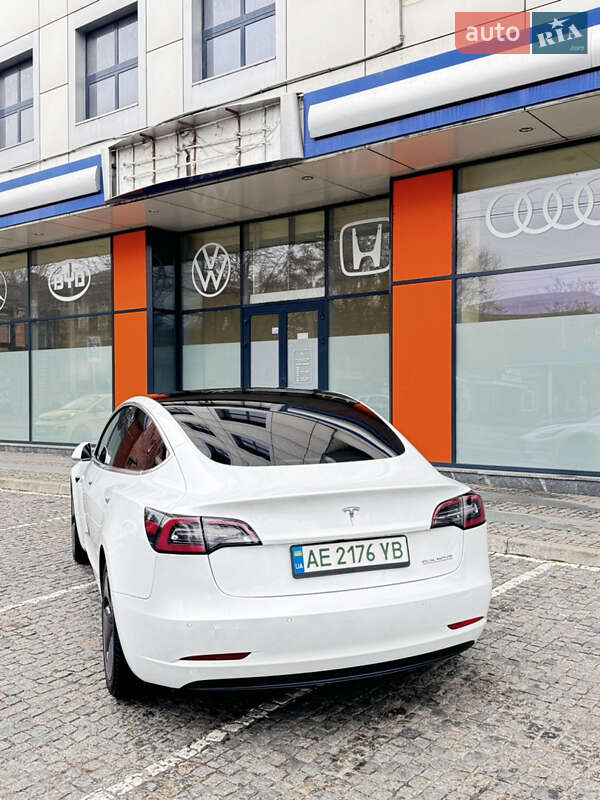 Седан Tesla Model 3 2019 в Днепре