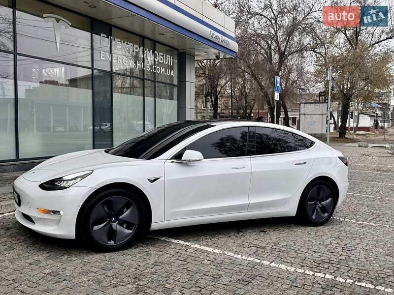 Седан Tesla Model 3 2019 в Днепре