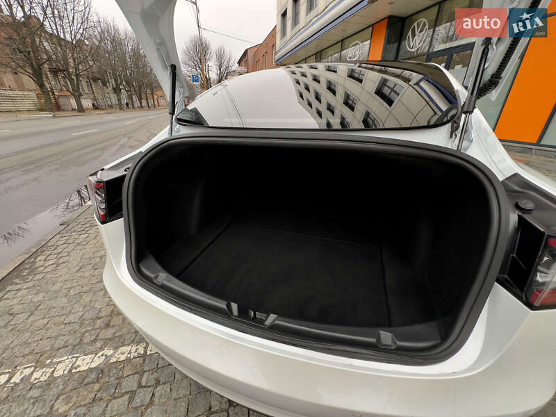 Седан Tesla Model 3 2019 в Дніпрі
