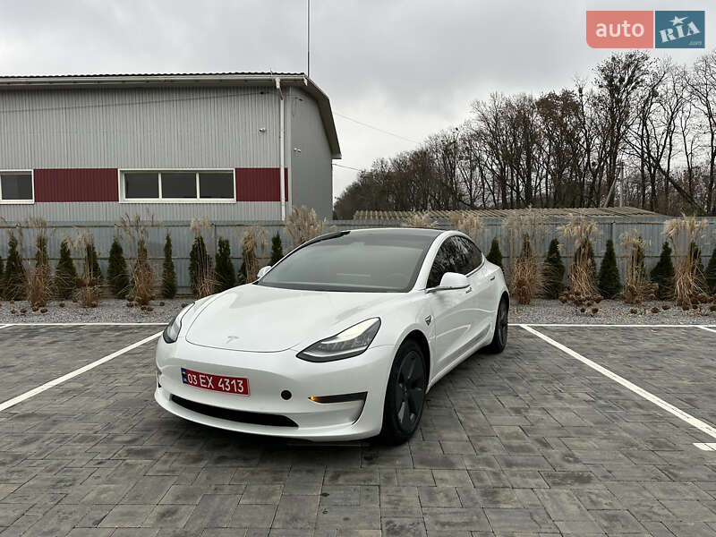 Седан Tesla Model 3 2020 в Луцке