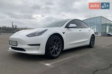 Седан Tesla Model 3 2021 в Киеве