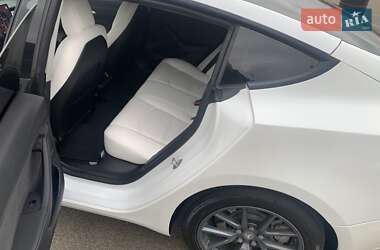 Седан Tesla Model 3 2021 в Киеве