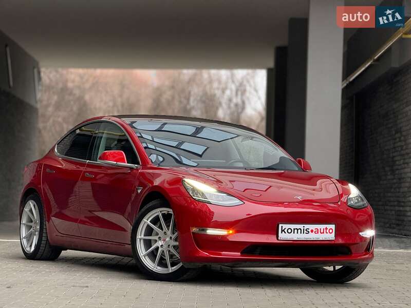 Седан Tesla Model 3 2018 в 