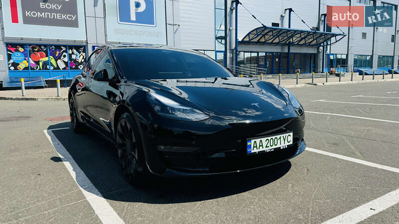 Седан Tesla Model 3 2022 в Киеве
