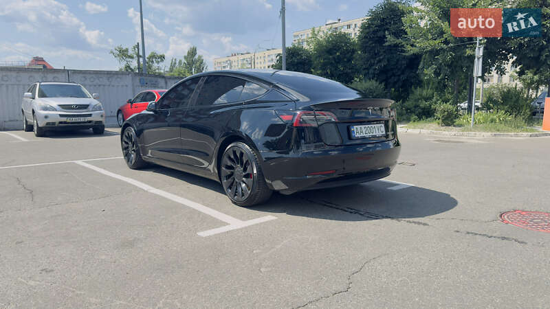 Седан Tesla Model 3 2022 в Киеве