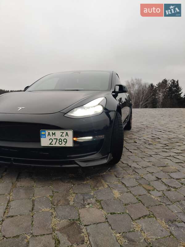 Седан Tesla Model 3 2022 в Житомирі