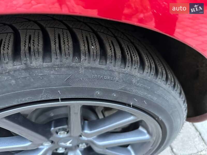 Седан Tesla Model 3 2018 в Маневичах