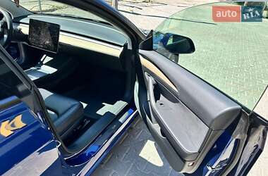 Седан Tesla Model 3 2021 в Киеве