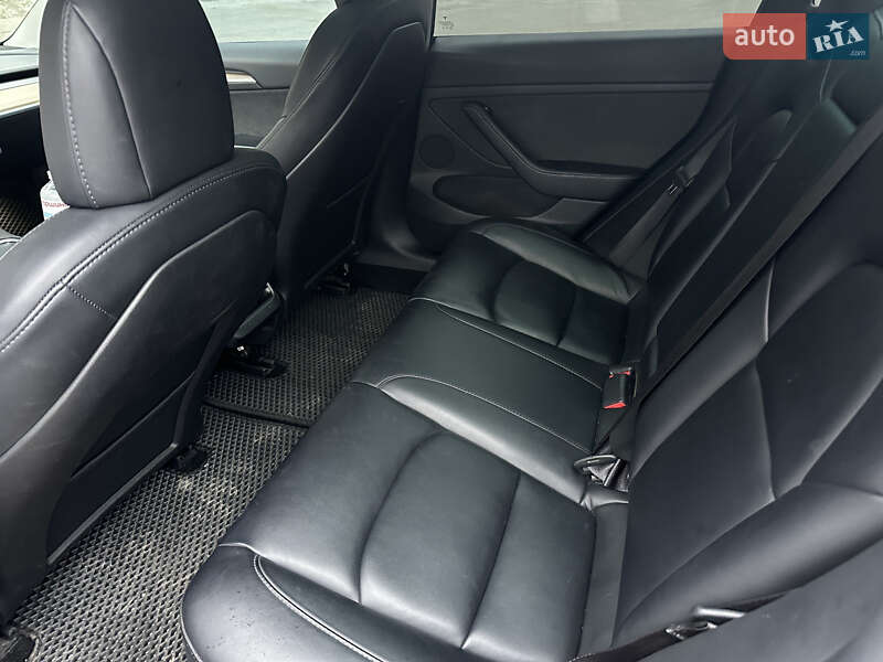 Седан Tesla Model 3 2022 в Житомире