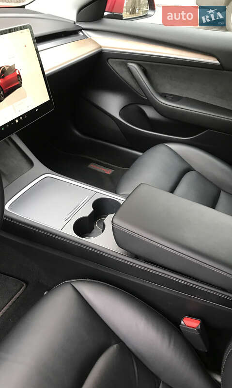 Седан Tesla Model 3 2022 в Запорожье